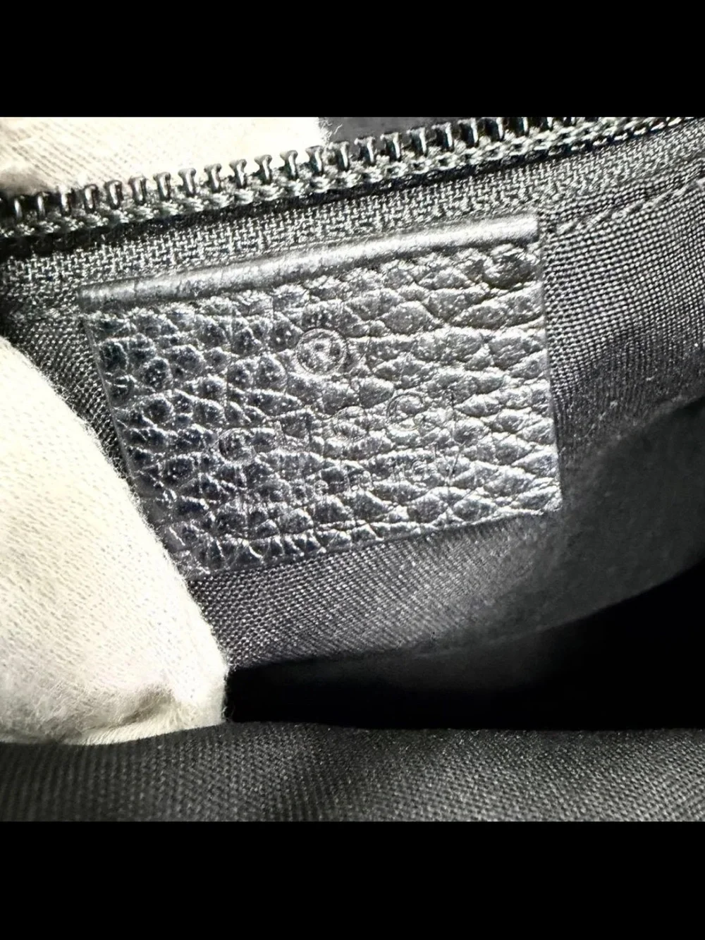 Gucci classic messenger